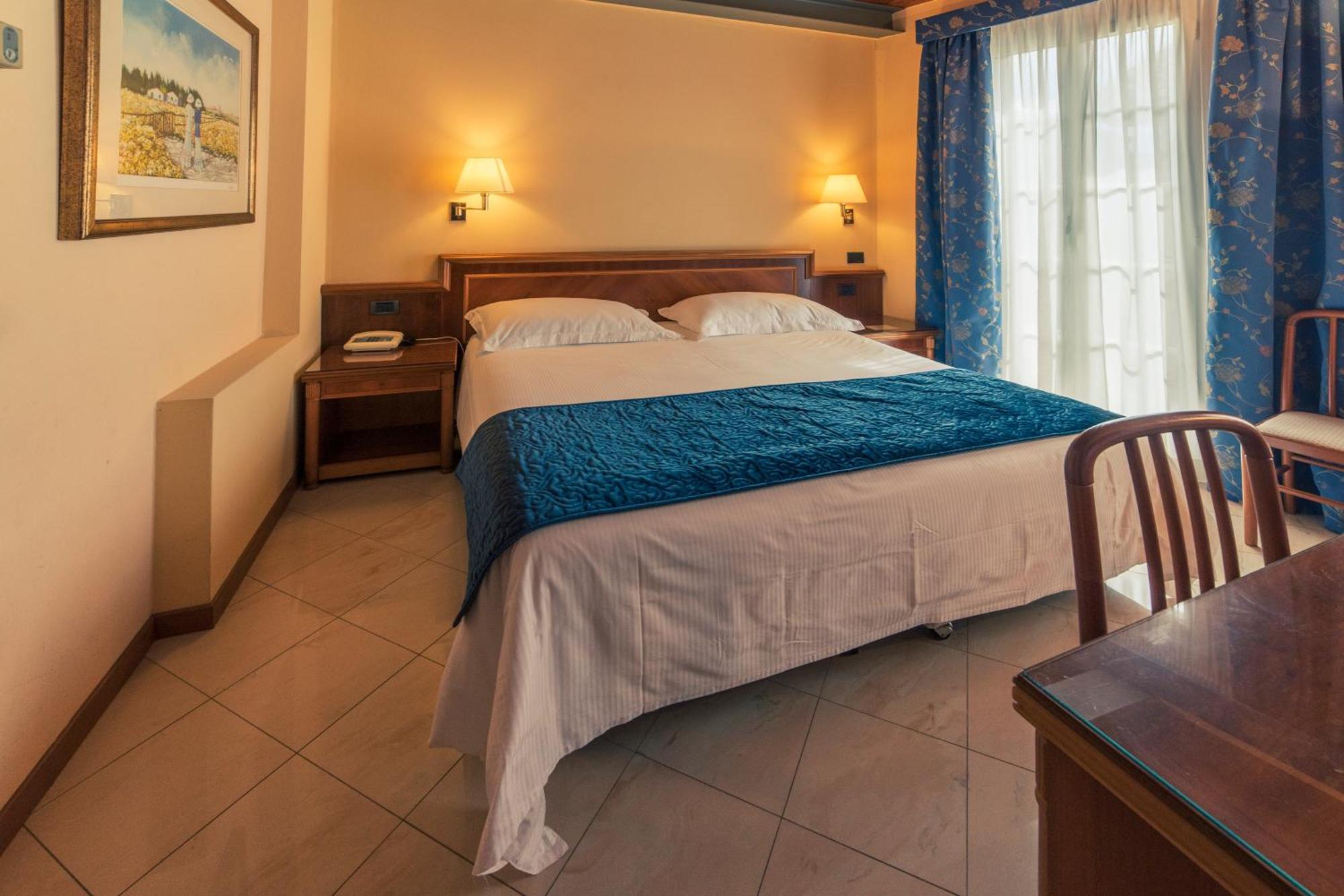 Hotel Bettina Mergozzo Exterior photo